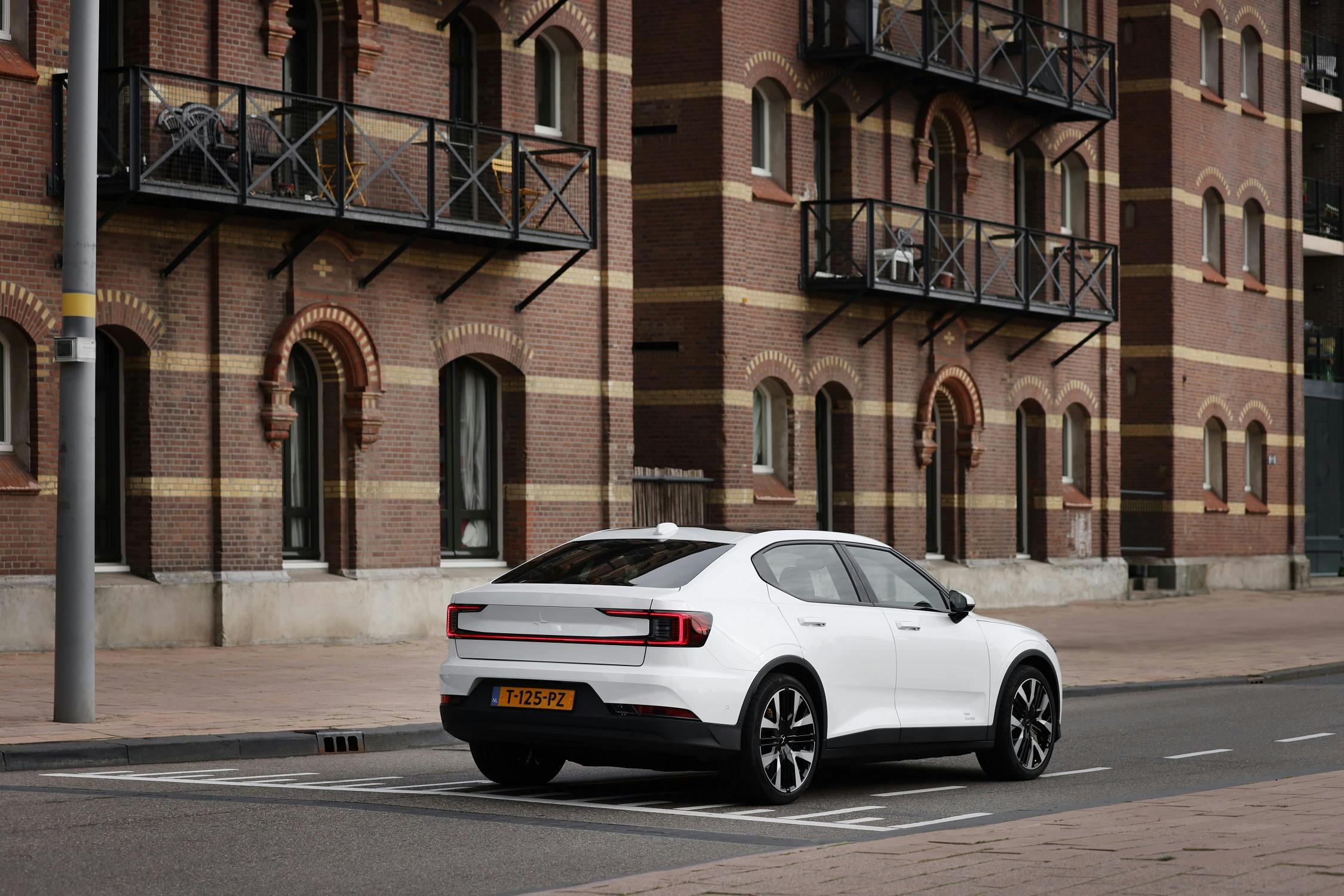 Ook zakelijke rijders profiteren voorlopig nog van kortingen en voordelen voor de EV.