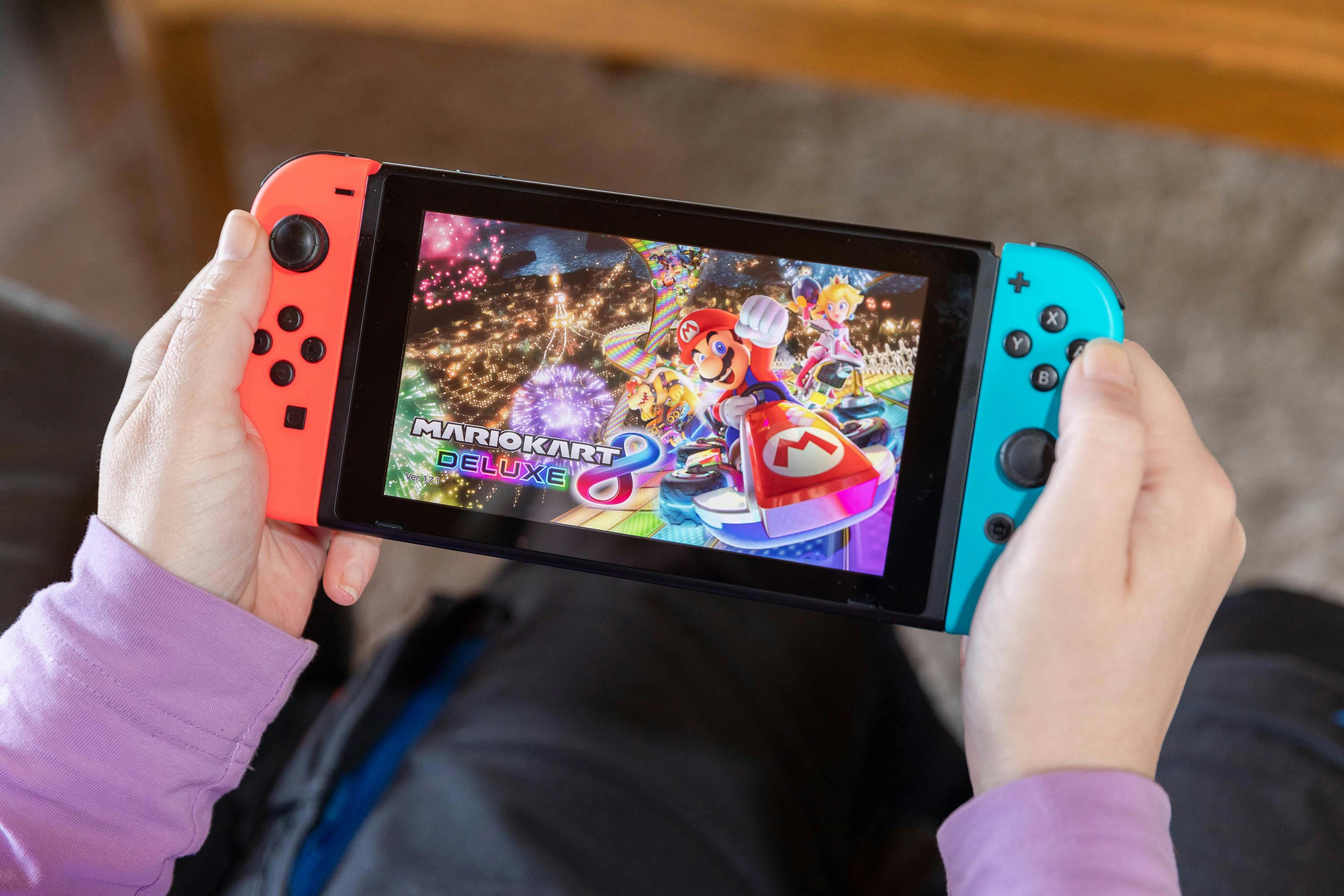 De verschillen tussen de Nintendo Switch Joy-Con en Pro-controller