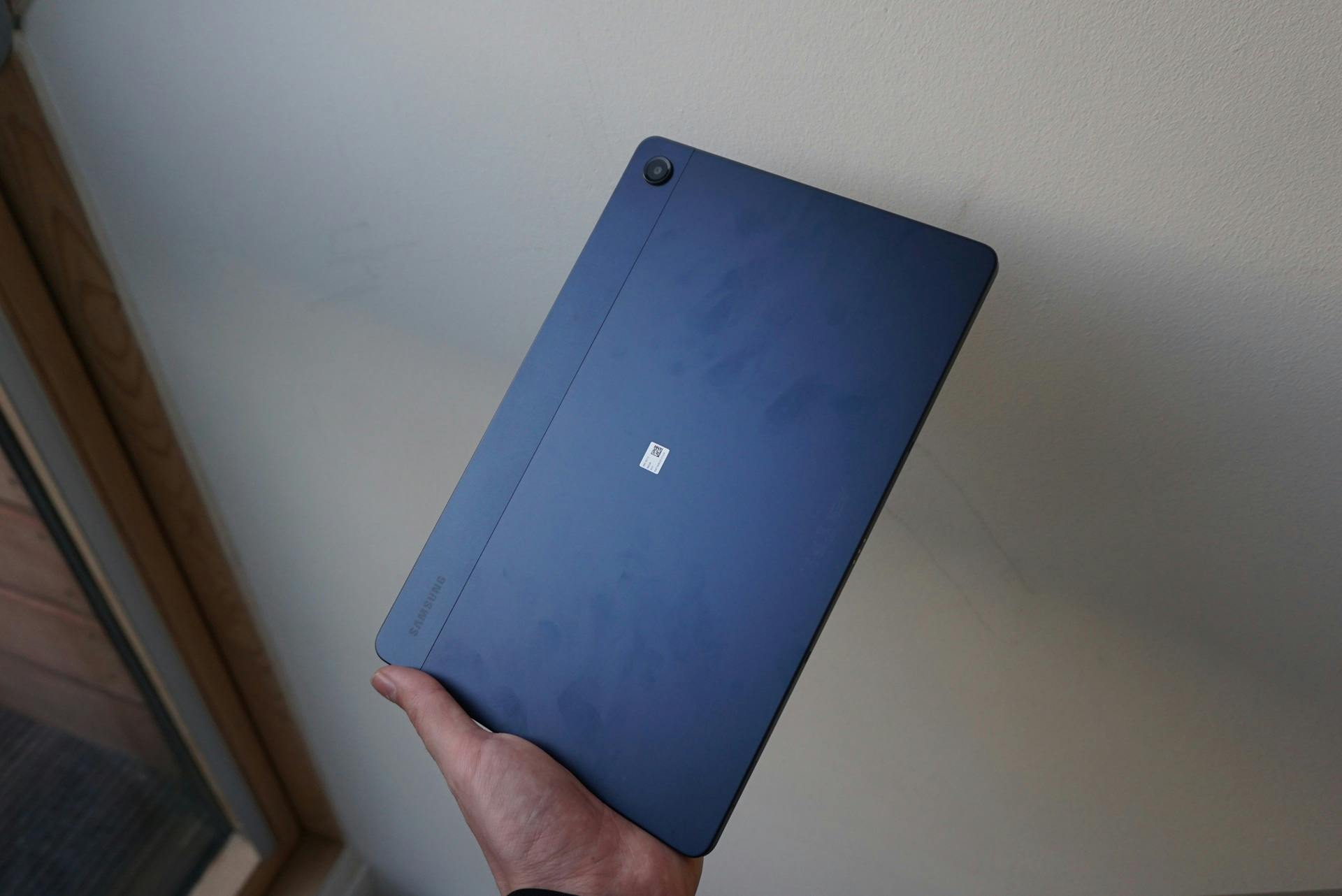 De behuizing van de Galaxy Tab A9+ trekt vingerafdrukken aan.