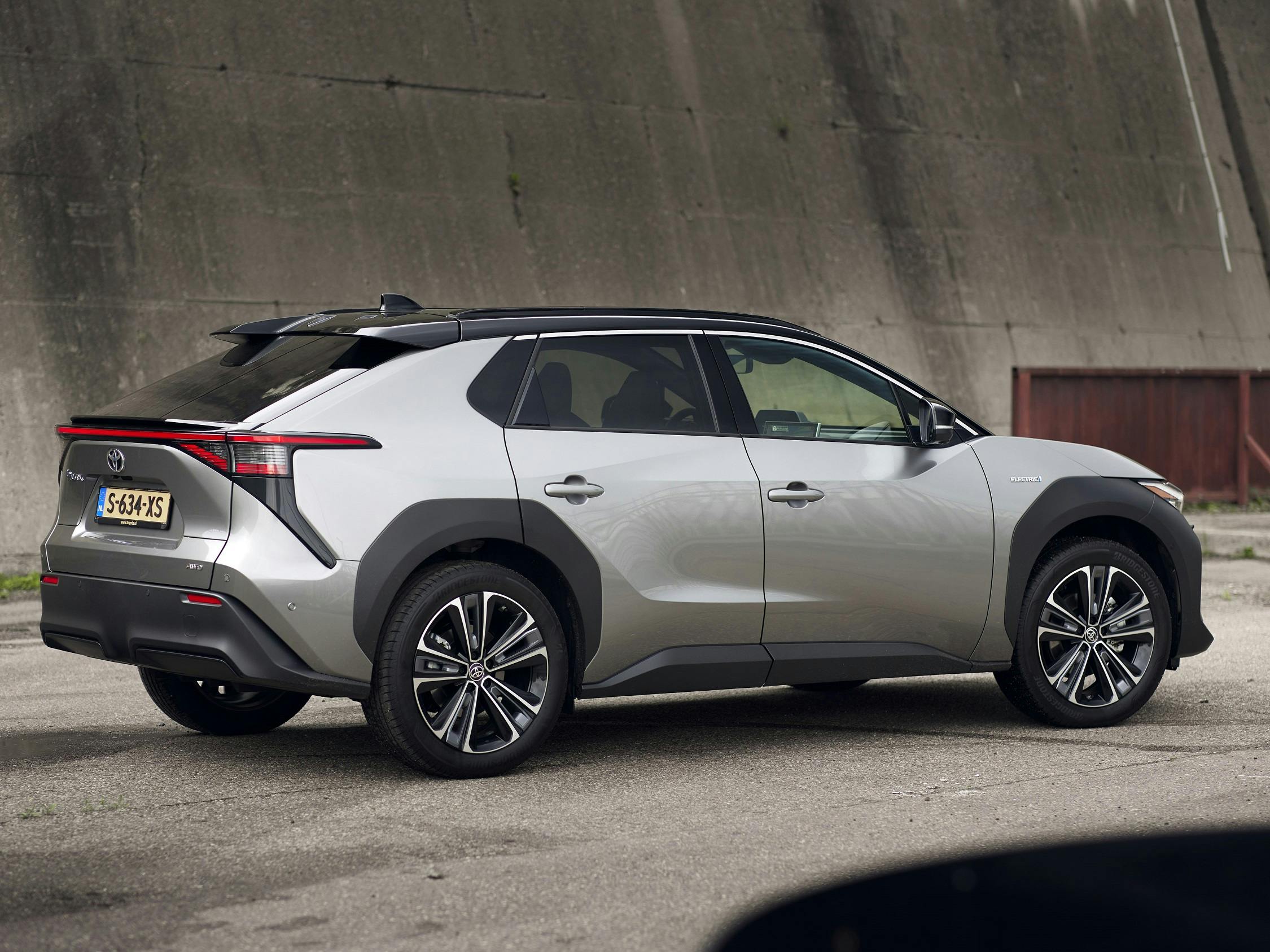 Als Active is de Toyota bZ4X (2024) met 3.000 euro in prijs verlaagd, zodat je aanspraak maakt op 2.950 euro SEPP-subsidie.