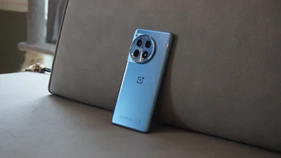 Review OnePlus 12R – Topsmartphone mist wat toeters en bellen