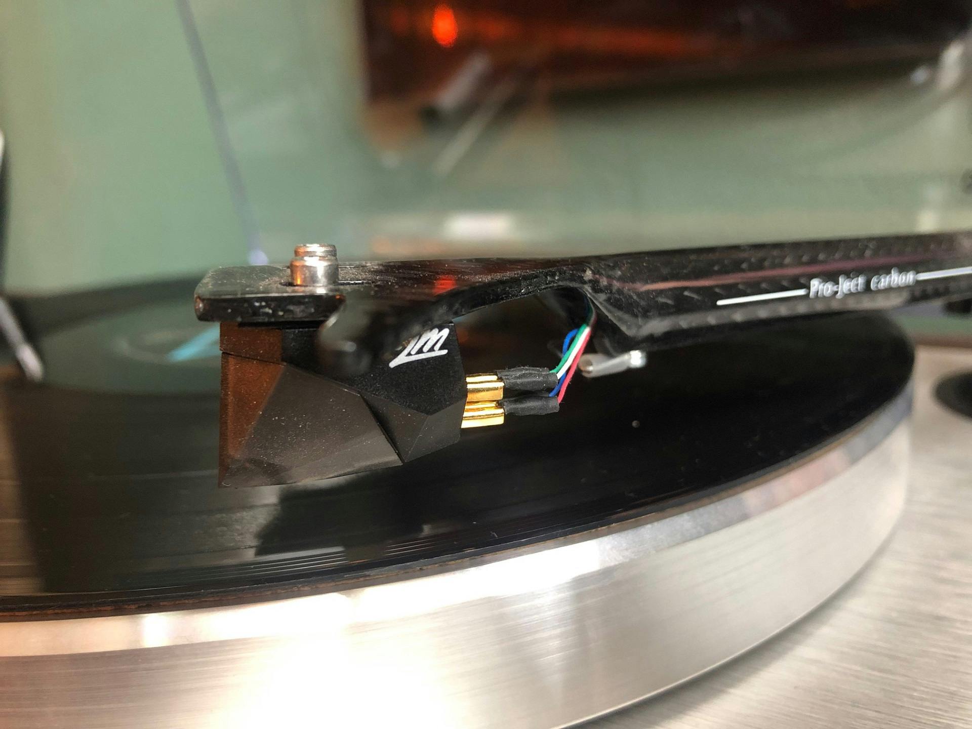 Moving Magnet-element van platenspeler