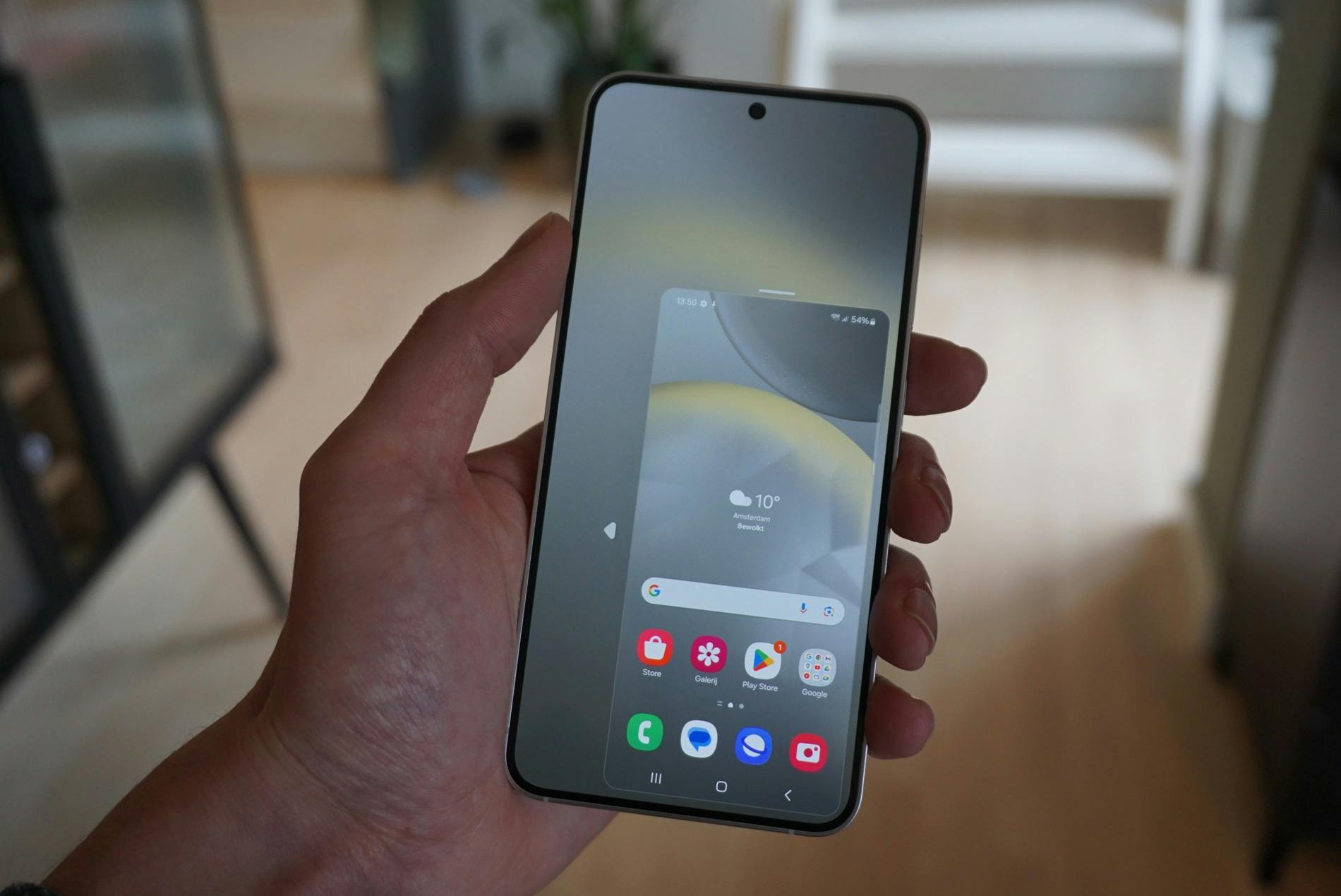 De eenhandige modus is - excuses voor de woordgrap - handig.