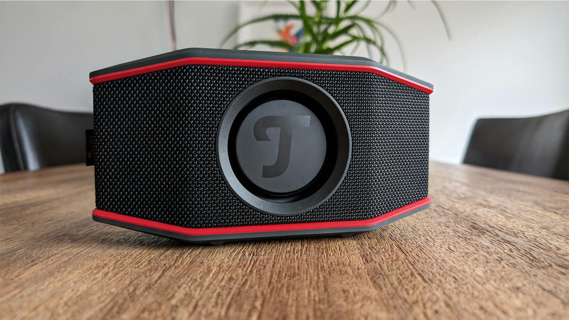 Review: Teufel Rockster Go 2 – Gestroomlijnd en opgevoerd