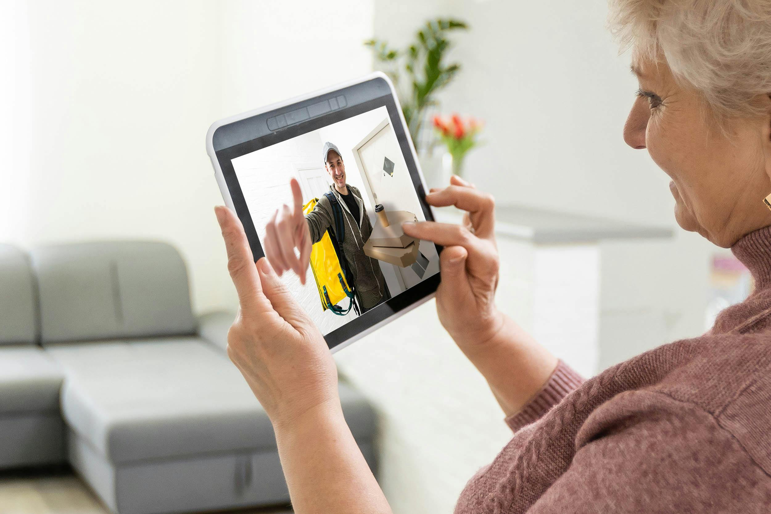 Slimme deurbel wie staat er voor de deur?