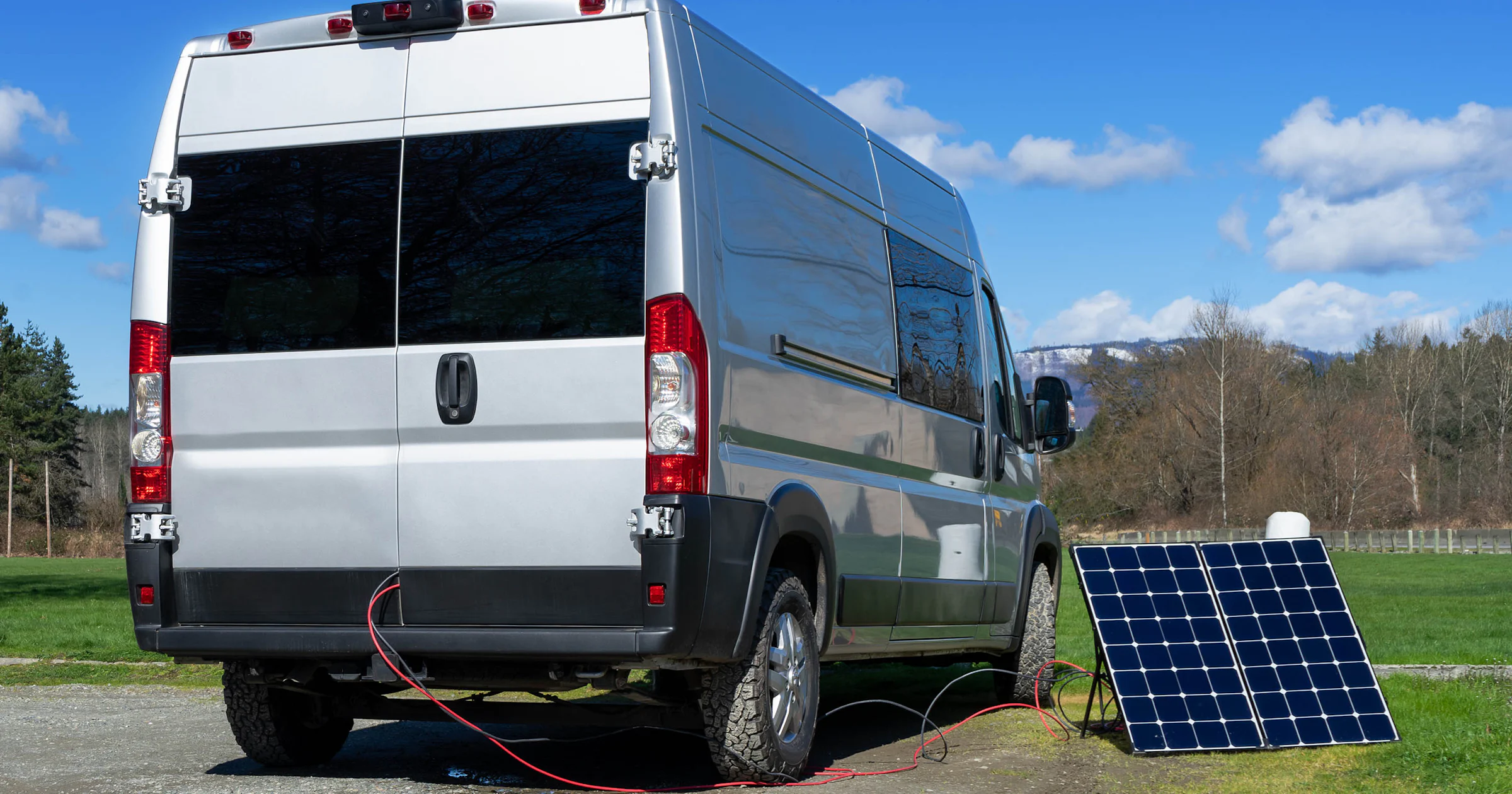 ☀️ Zonnepanelen op je camper: altijd en overal energie op zak