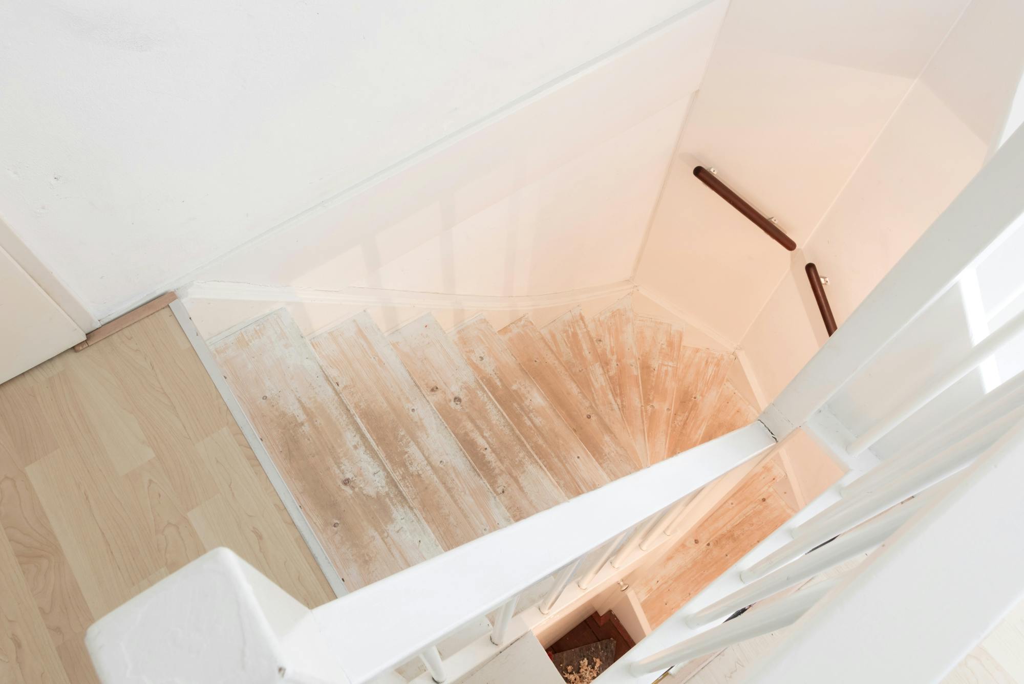 Een kaalgeschuurde trap