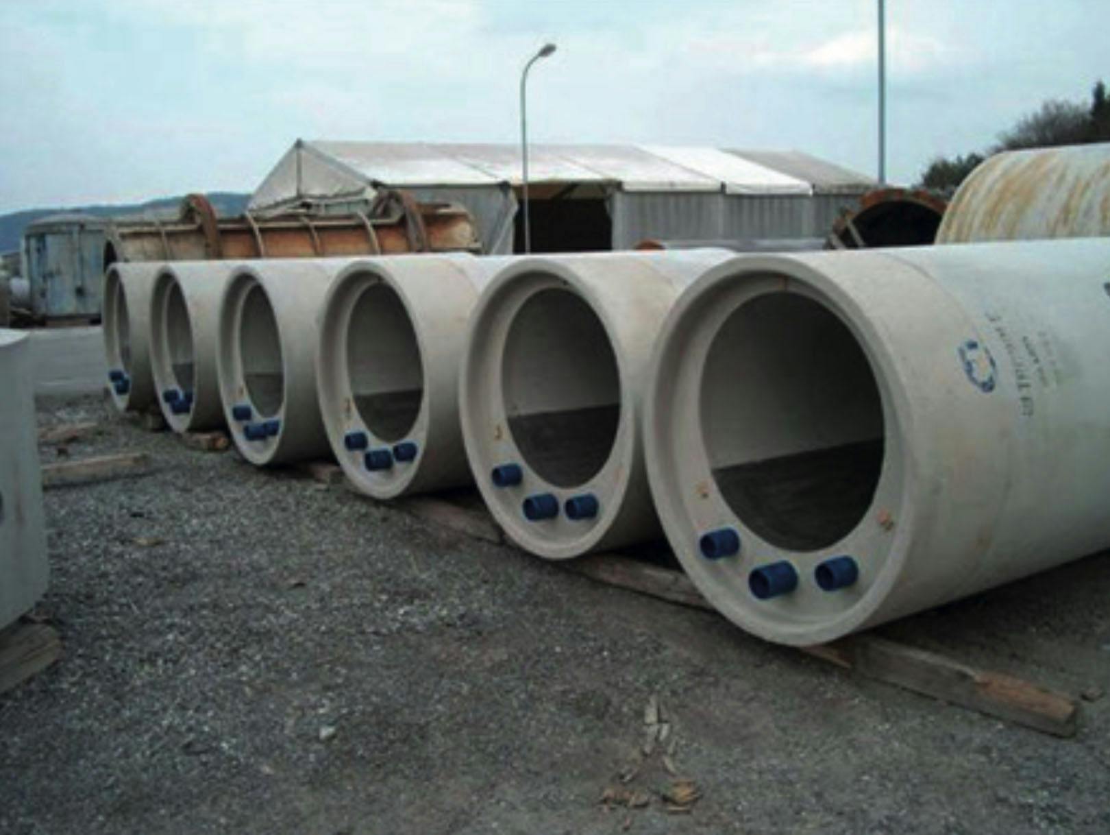 Hier zit de warmtewisselaar in de betonbuis.