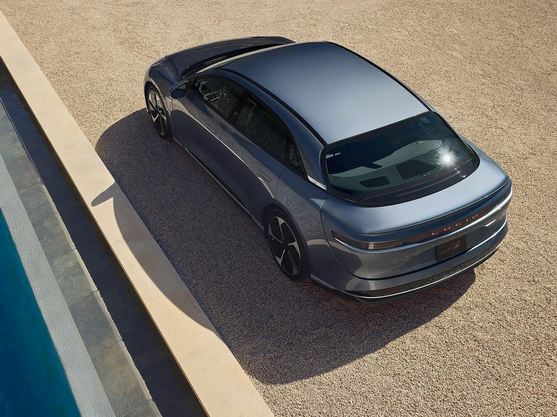 Wat is de actieradius van een elektrische auto en wat heeft hier invloed op?