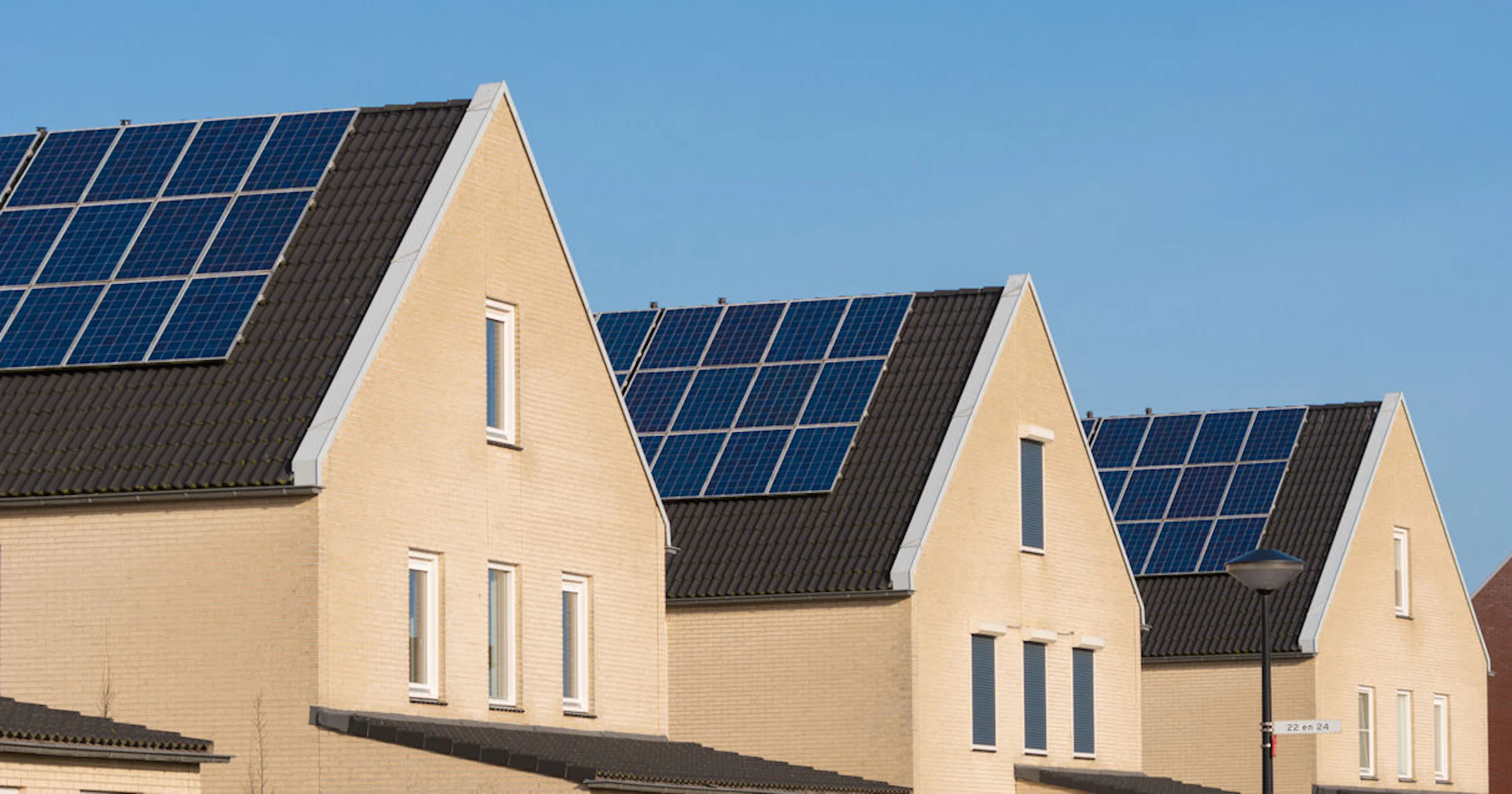 Energieleveranciers niet blij met rapport ACM over extra kosten bij zonnepanelen