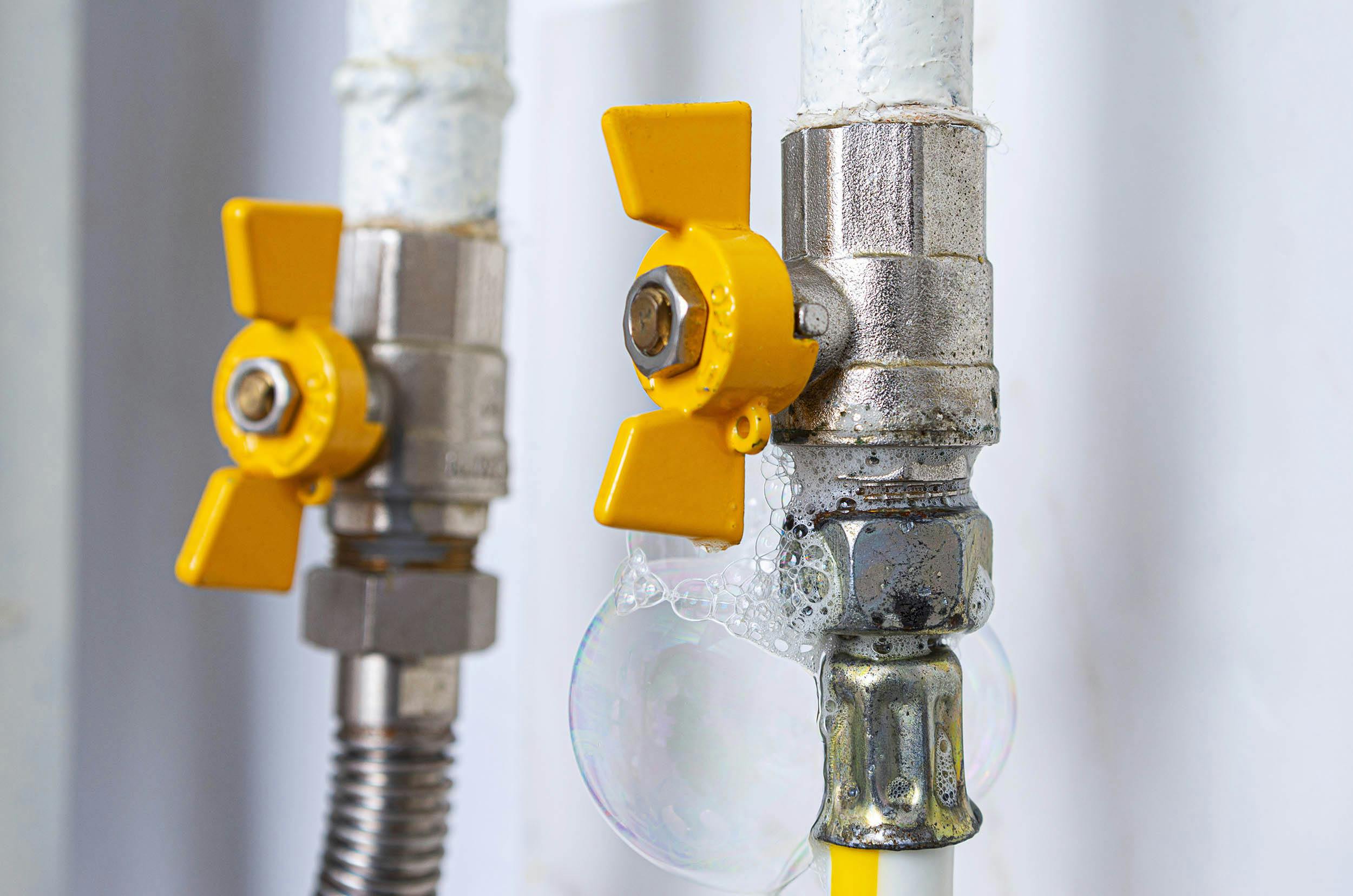 Gaslek opsporen met zeepsop