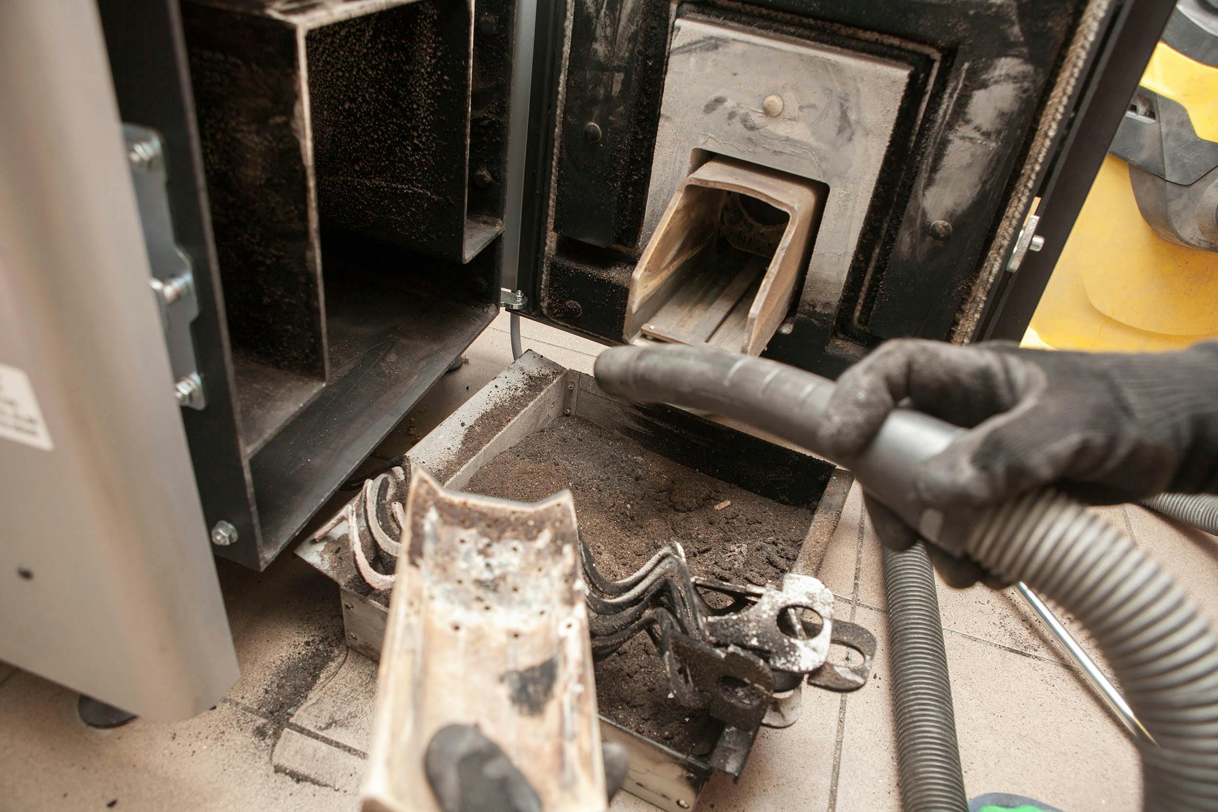 As van pelletkachel opzuigen