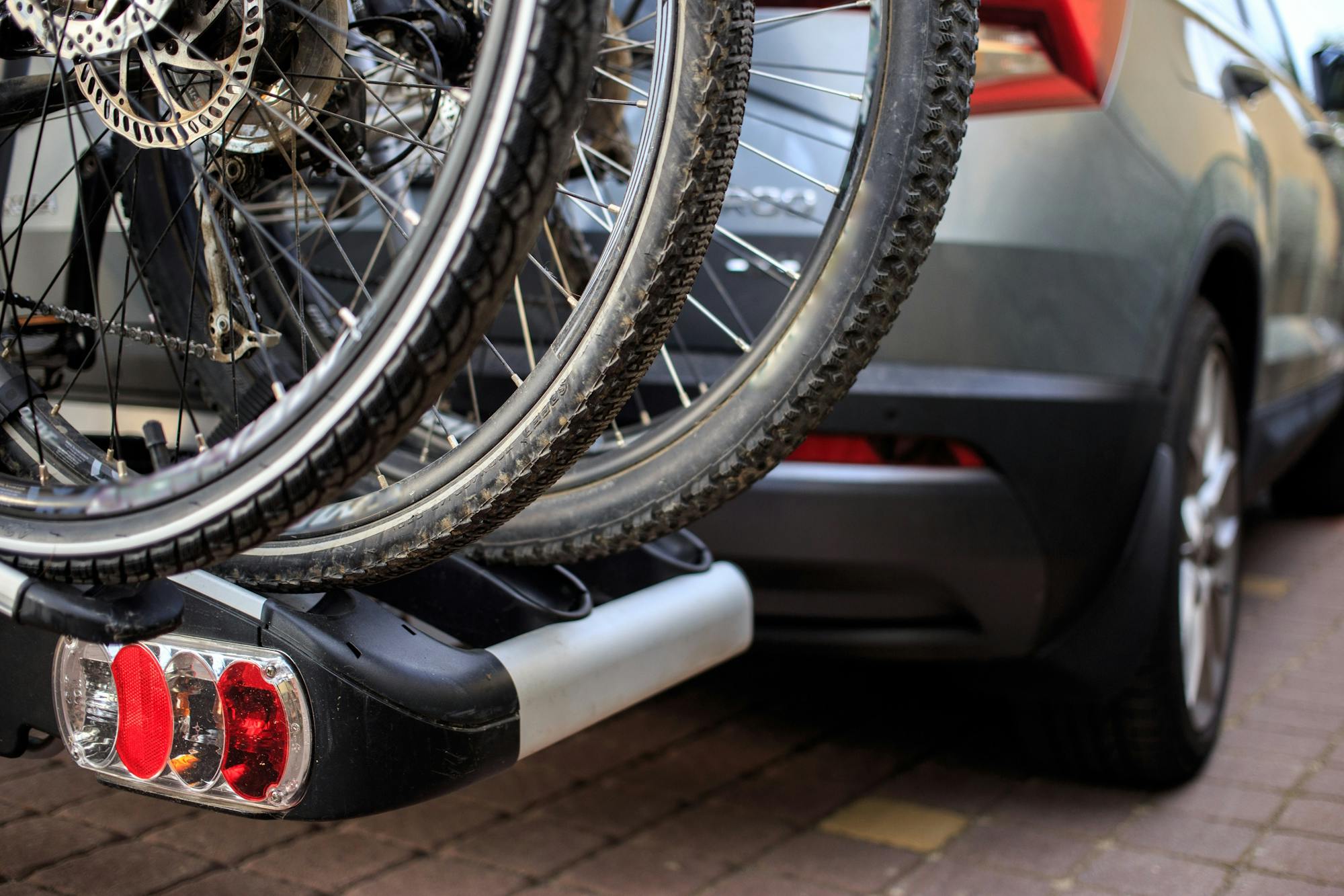 Fietsendrager achterop de auto