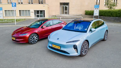 Wat is sneller: snelladen of batterij wisselen? Wij zochten het uit!