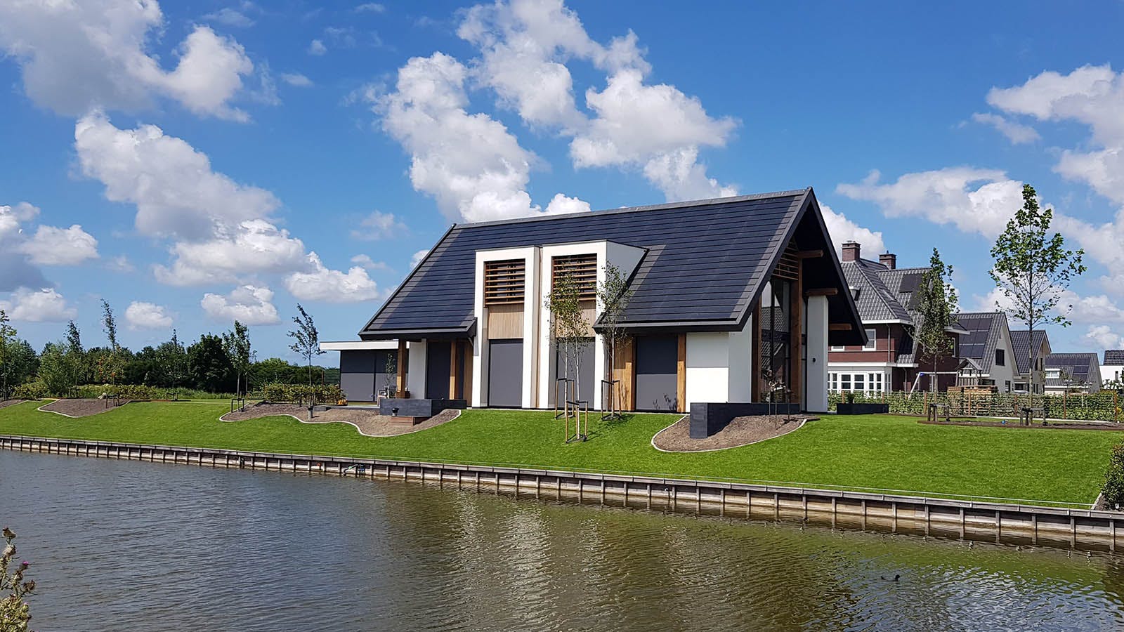 Zonnepanelen in je dak, in plaats van óp je dak