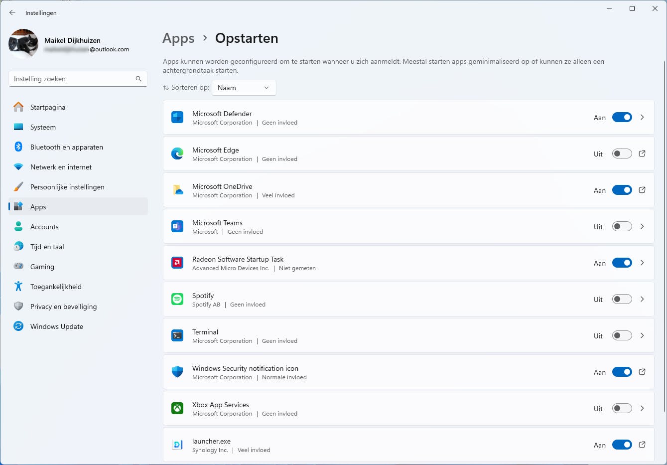 Bekijk kritisch welke apps er gelijktijdig met Windows 11 opstarten.