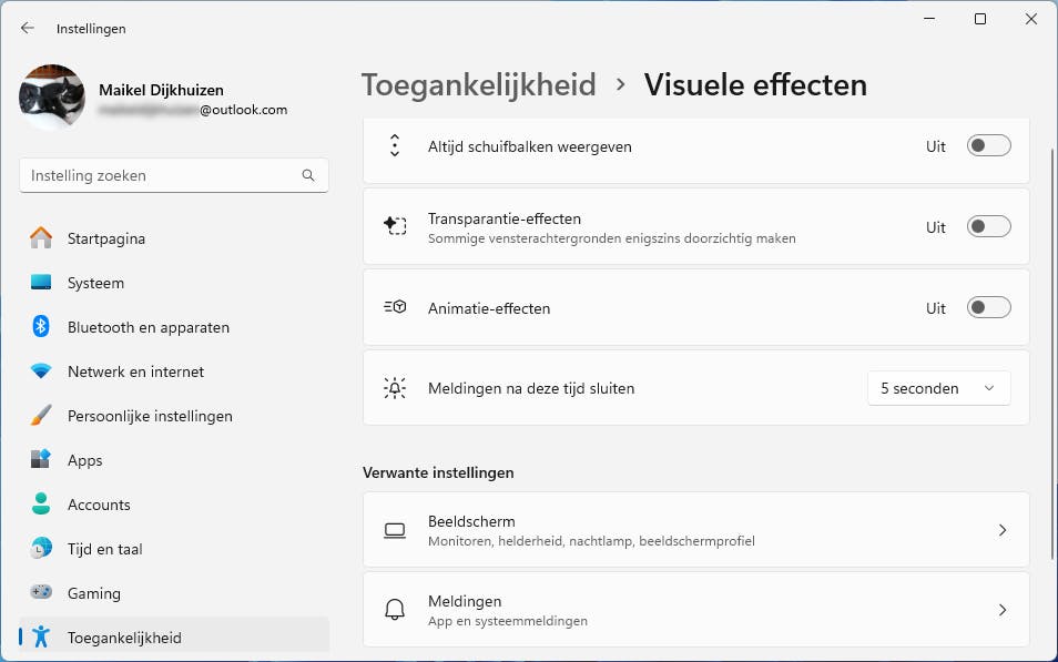 Zonder transparantie- en animatie-effecten reageert Windows 11 over het algemeen sneller.