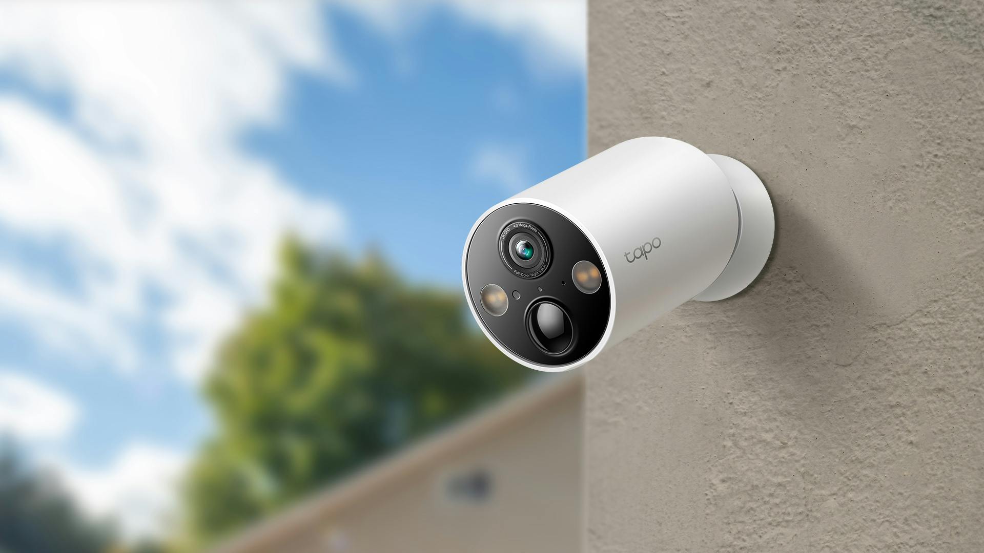 Beveiligingscamera van TP-Link aan gevel