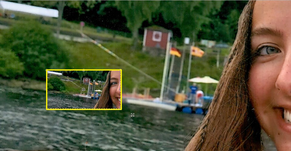 Een fotoscan op 300 dpi (2,7 MB) in verhouding tot dezelfde foto op 1200 dpi (37 MB).