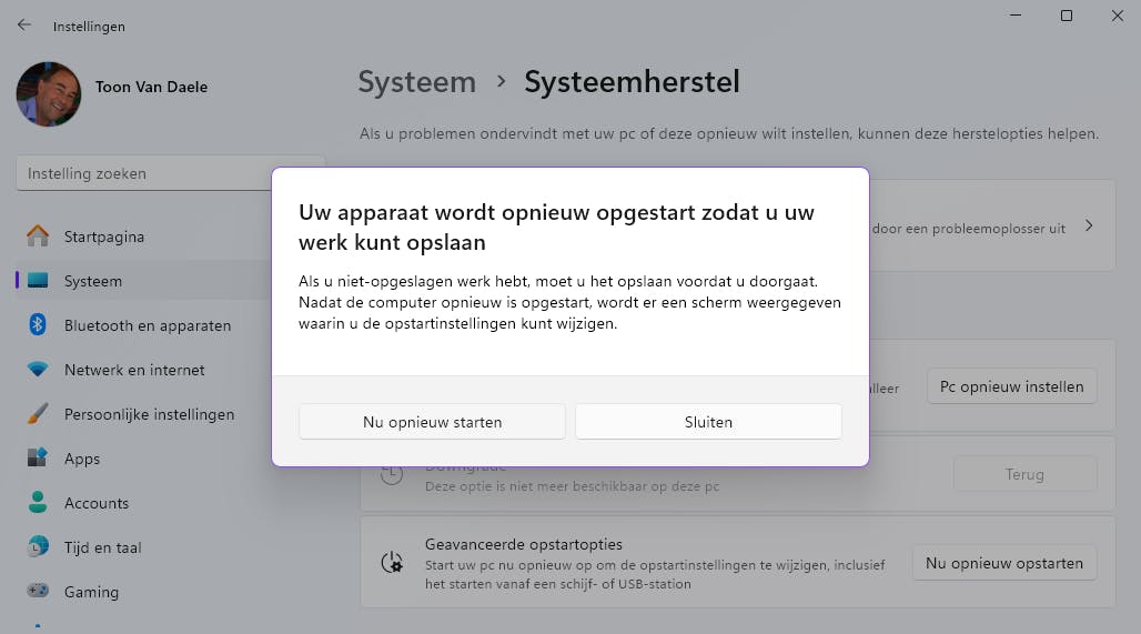 Vanuit de instellingen van Windows kun je Windows zo herstarten dat je gelijk in het UEFI/BIOS terechtkomt.
