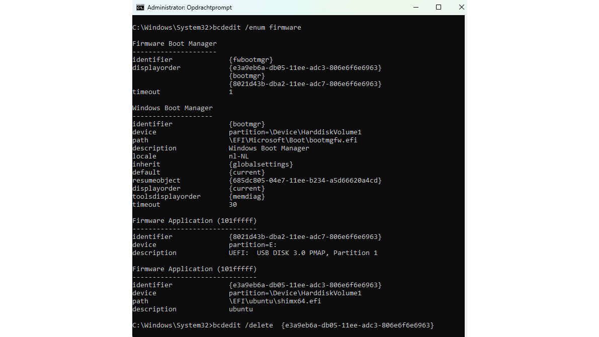 Je moet ook de Linux-ingang uit de bootmanager weghalen.