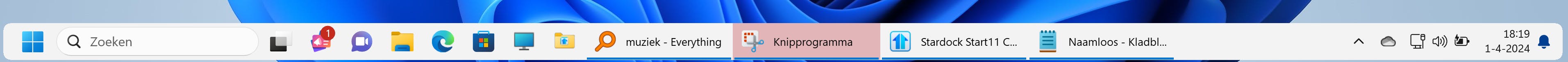Start11 laat je de taakbalk configureren, bijvoorbeeld door afgeronde hoeken toe te passen.