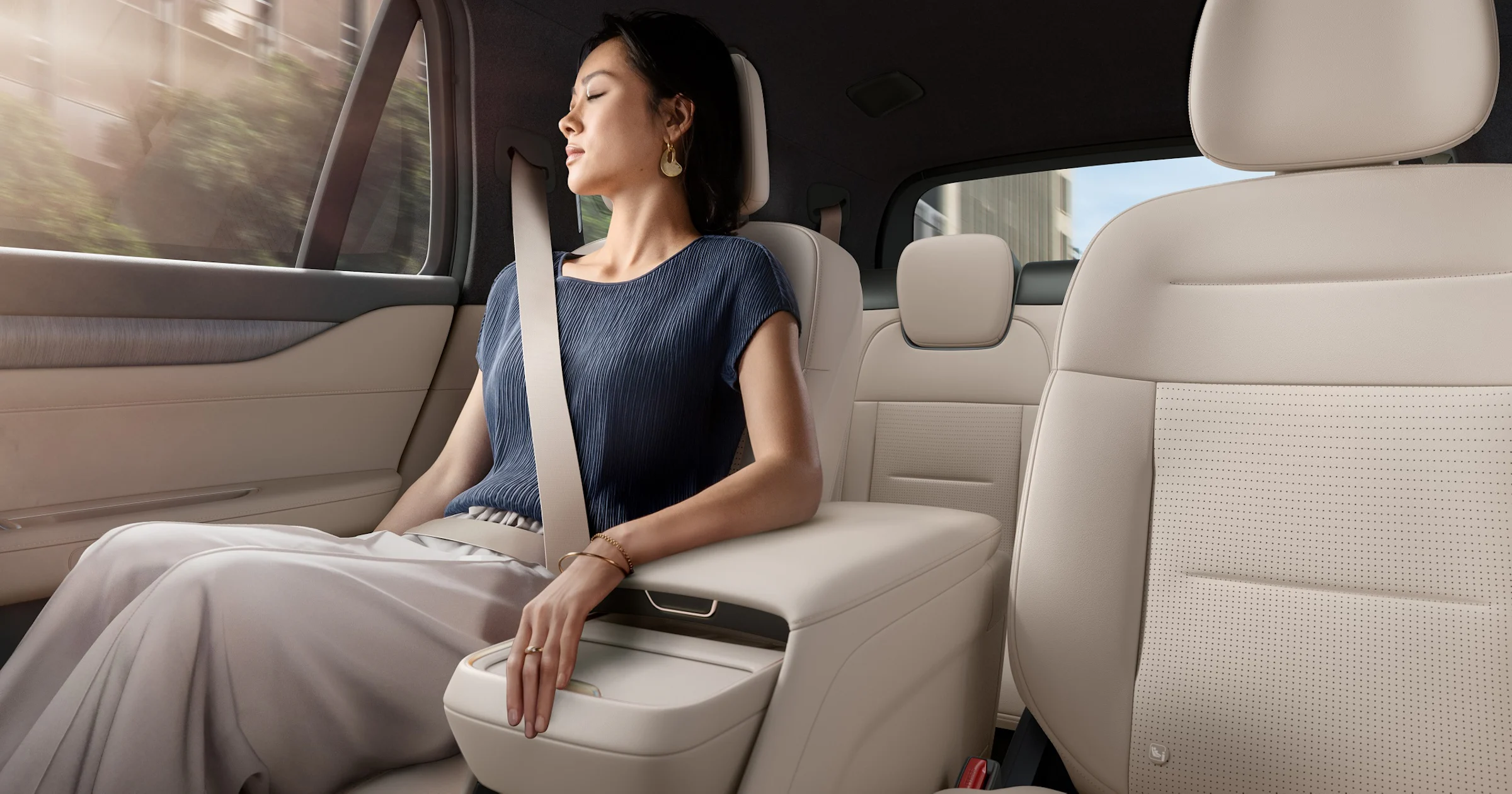 In de nieuwe Nio EL8 wil je liever niet achter het stuur zitten ...