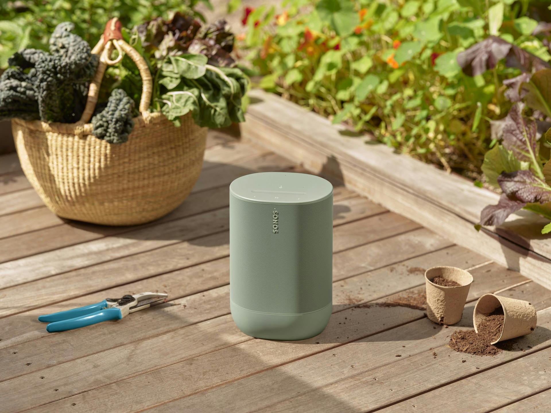Draadloze speaker van Sonos in de tuin