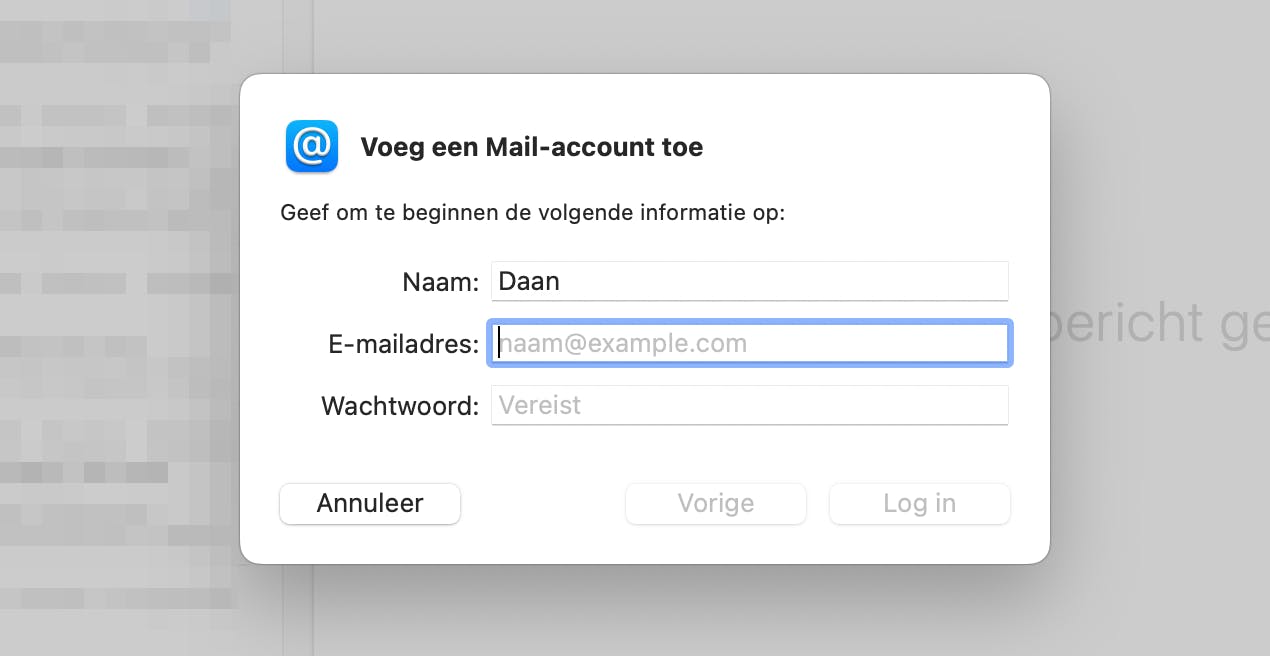 Alles begint natuurlijk met je e-mailadres en wachtwoord.