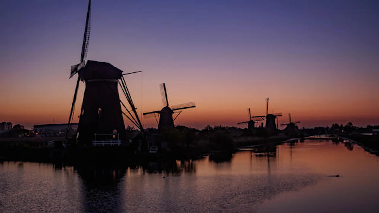 Op stap in de avond: landschappen bij het blauwe uur