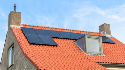 Meer energiemaatschappijen bieden eigenaren zonnepanelen 'helpende hand'
