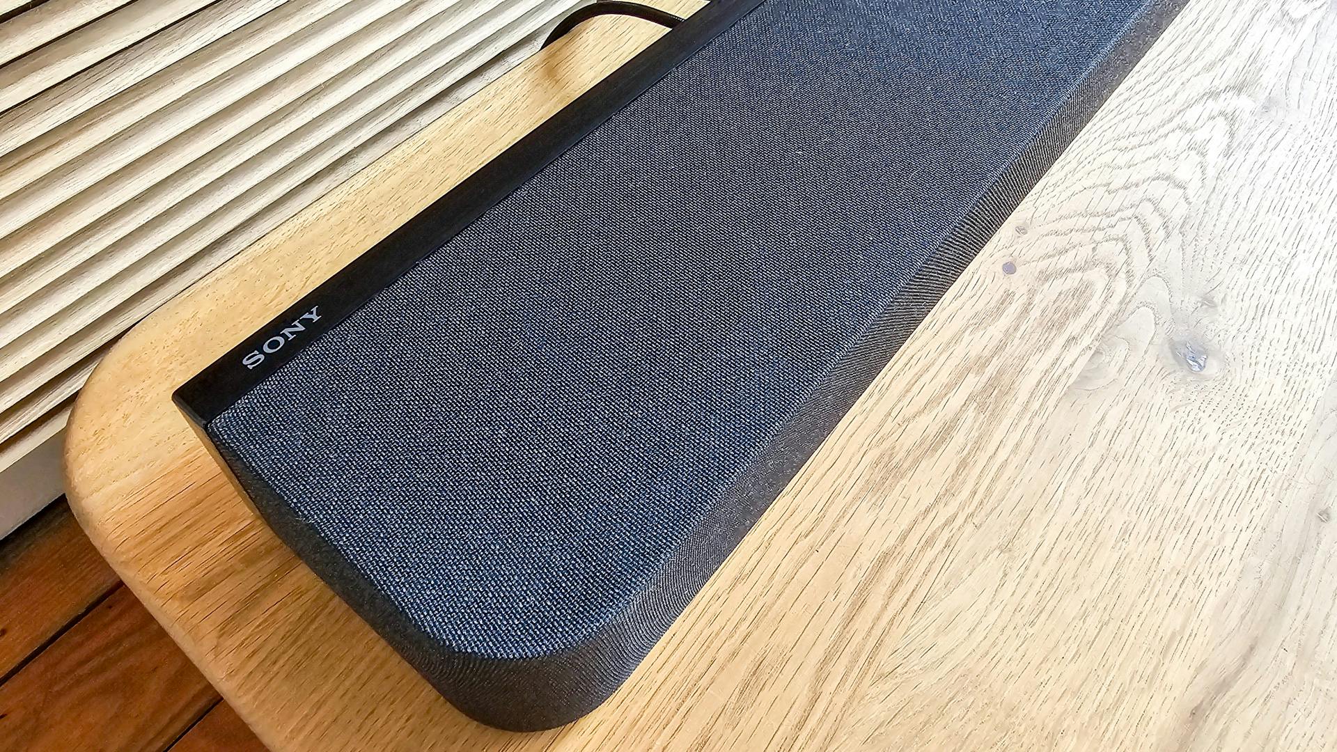 Een close-up van de Sony Bravia Theatre Bar 9.