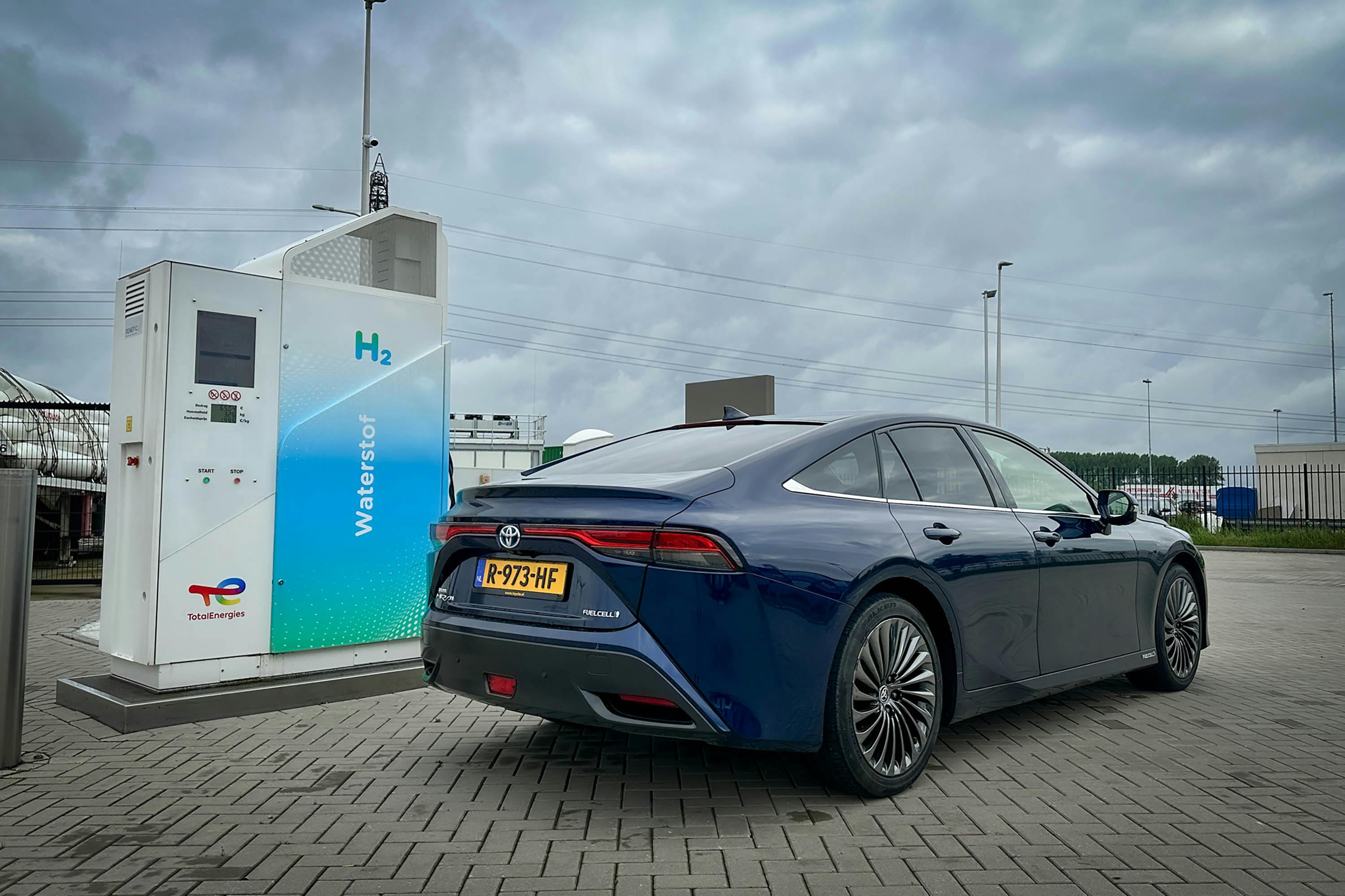 Rijden op waterstof anno 2024: de Toyota Mirai onder de loep