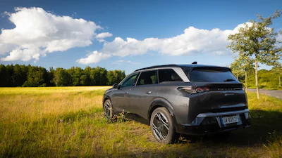 De nieuwe Peugeot E-5008: verrassend zuinige zevenzitter