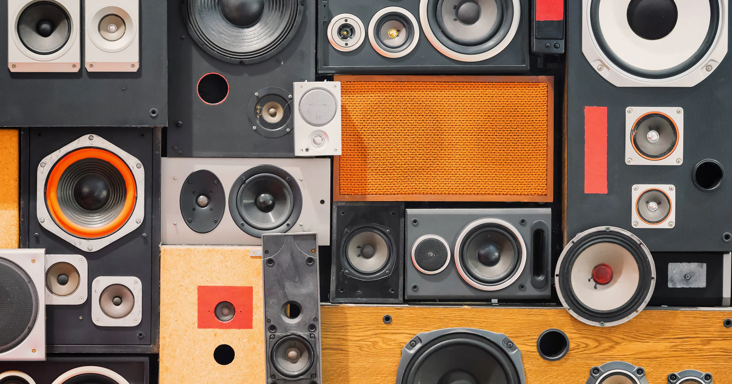 Wat is beter: grotere of kleinere speakers?