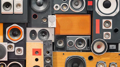 Wat is beter: grotere of kleinere speakers?