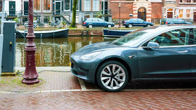 Elektrische auto? Zo duur is opladen in jouw gemeente