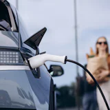 Je elektrische auto als batterij voor de wijk: zo werkt V2G