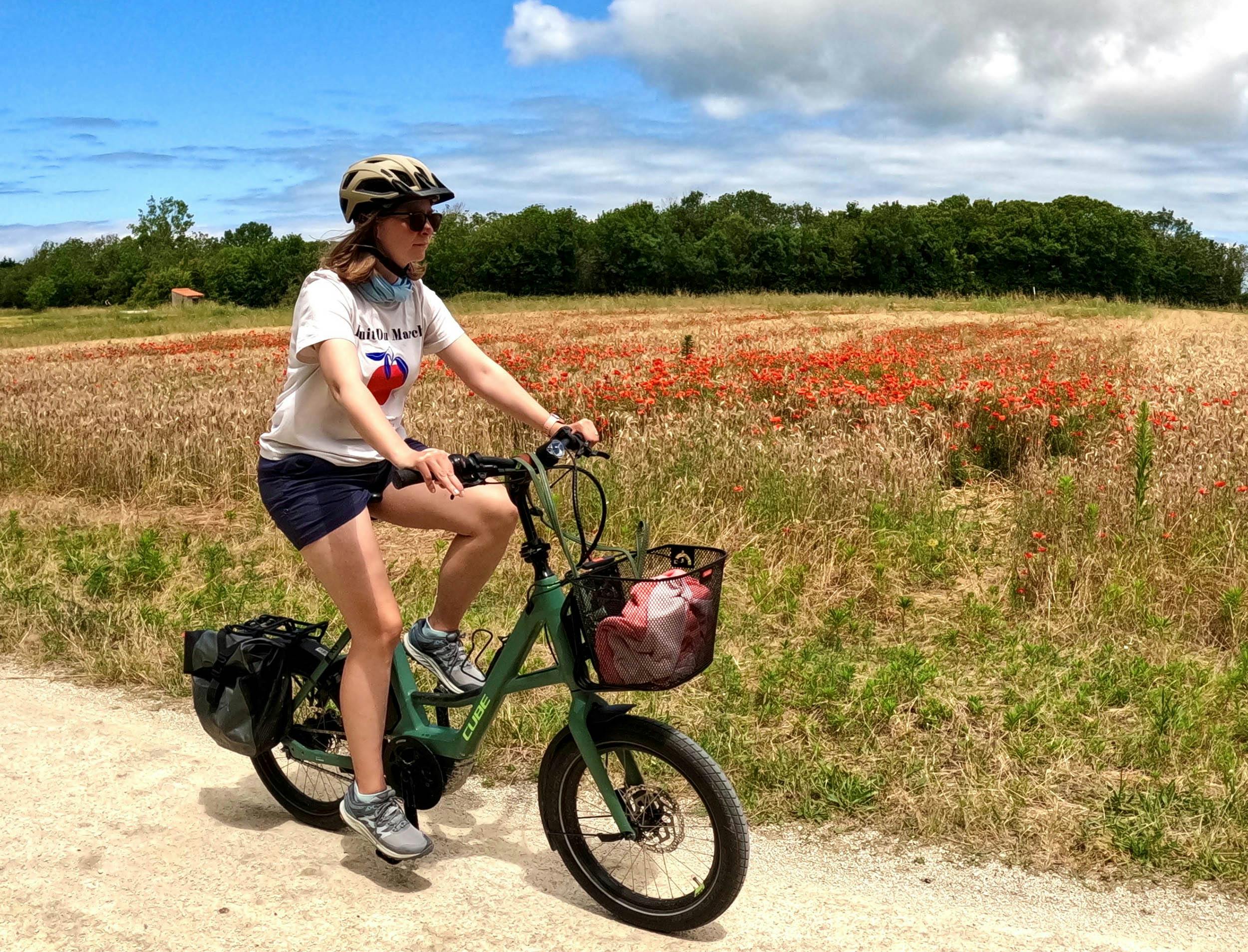 Een fietshelm beschermt tegen de zon