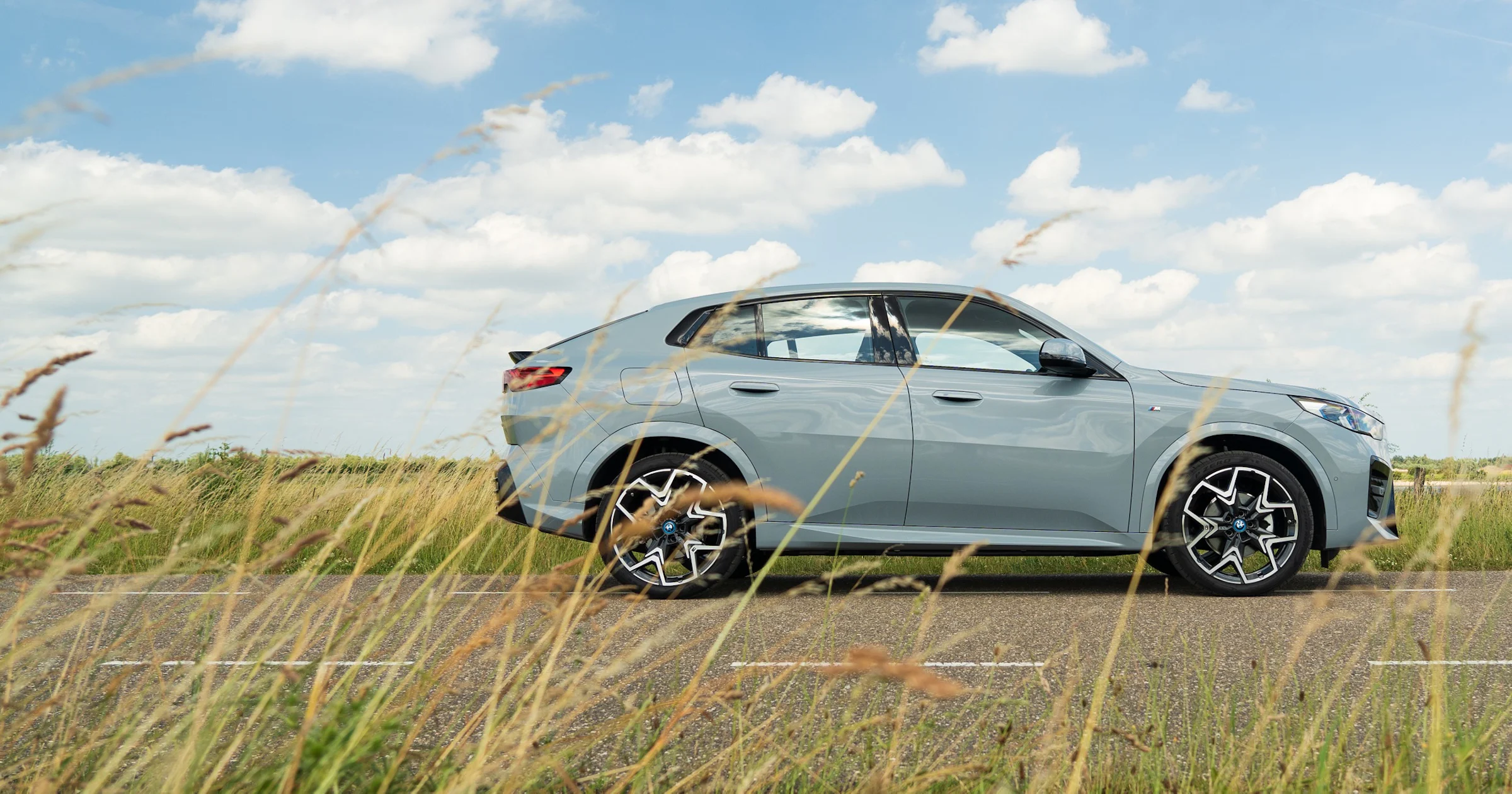 Review BMW iX2 eDrive20 - Hoe de wind waait, waait zijn jasje