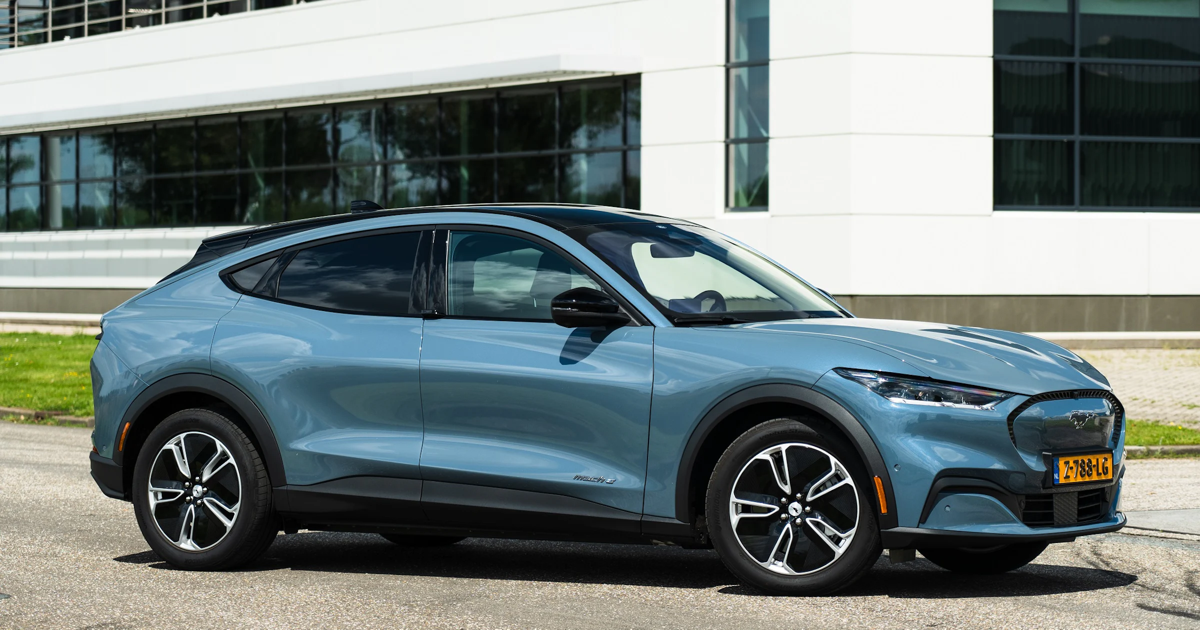 Review Ford Mustang Mach-E RWD - Extra kilometers en sneller opladen