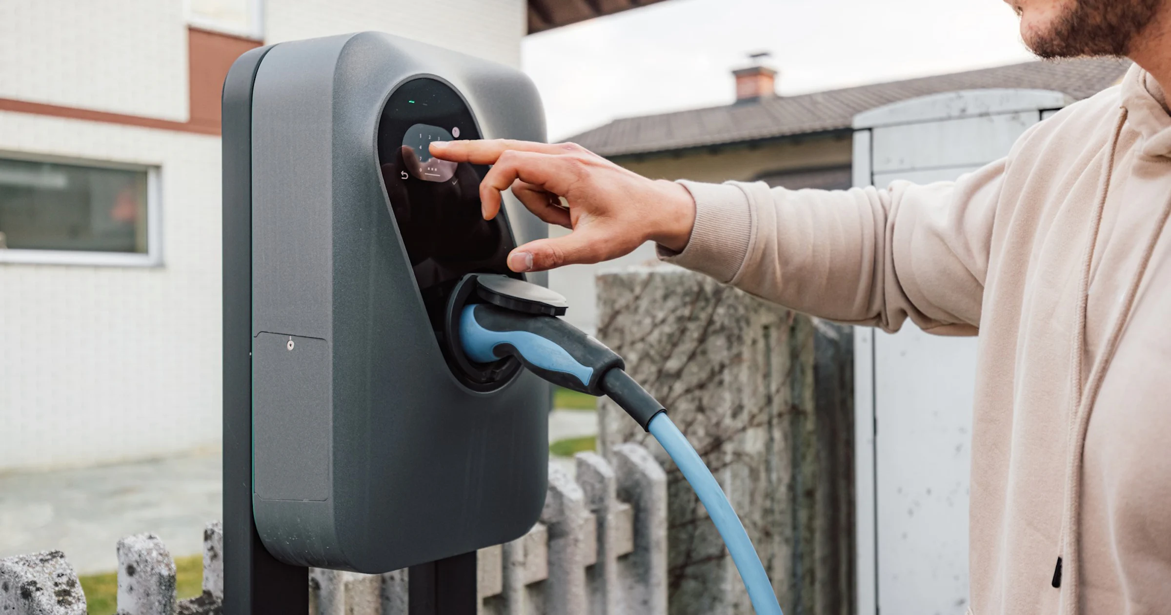 Zo vraag je een laadpaal aan voor je elektrische auto