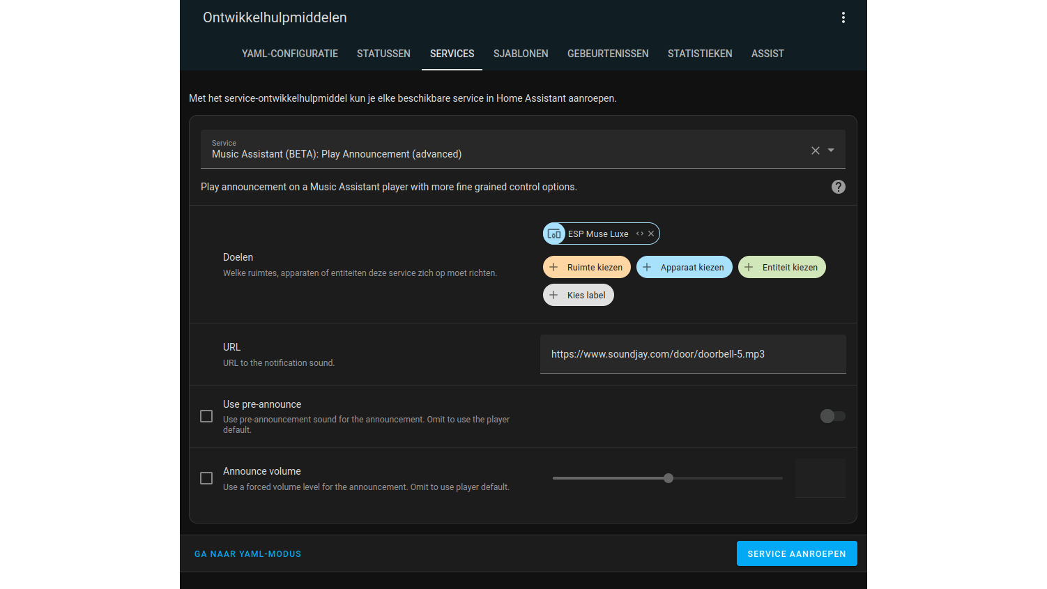 Speel een aankondiging af op een van je afspeelapparaten.