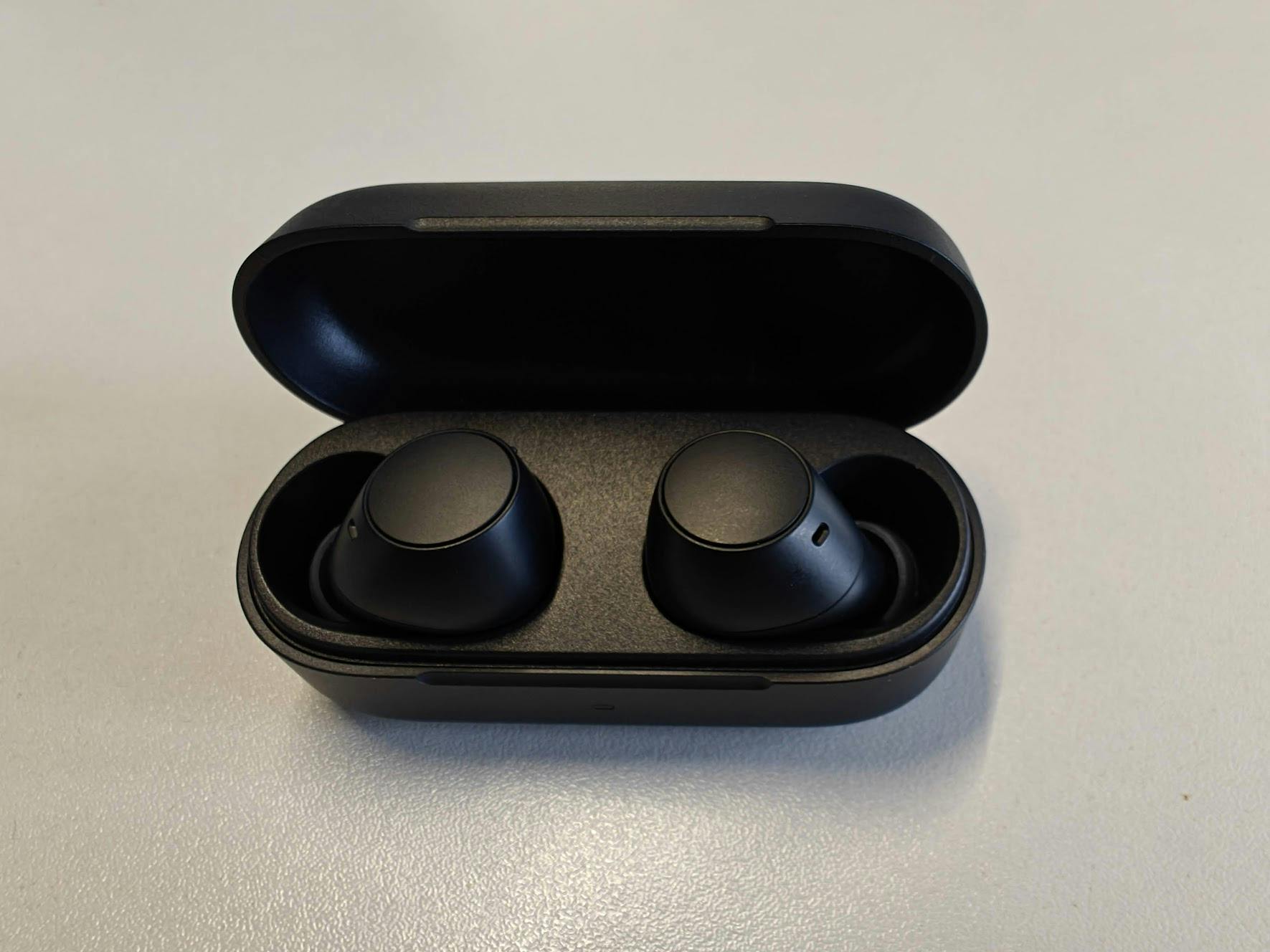 Het oplaaddoosje is lekker klein.