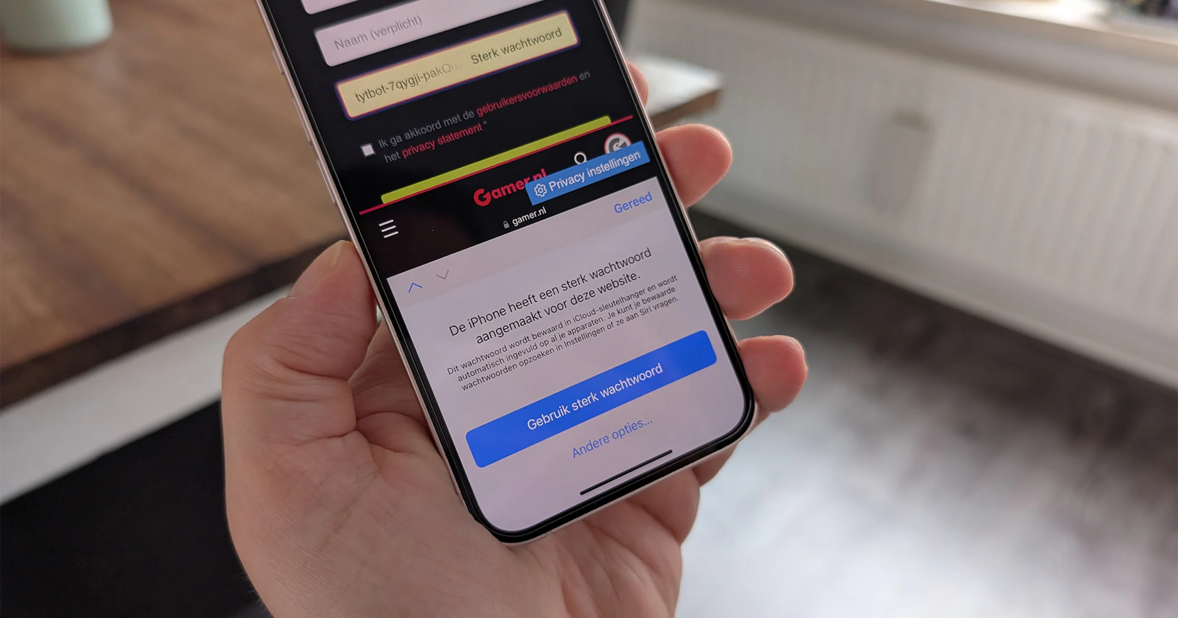 Zo laat je je iPhone sterke wachtwoorden maken