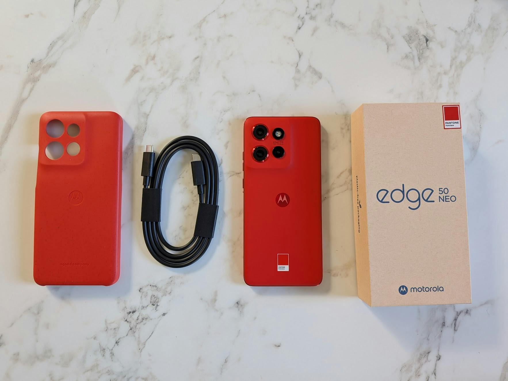 In de verpakking vind je bij Motorola-telefoons voortaan geen oplaadadapter meer.