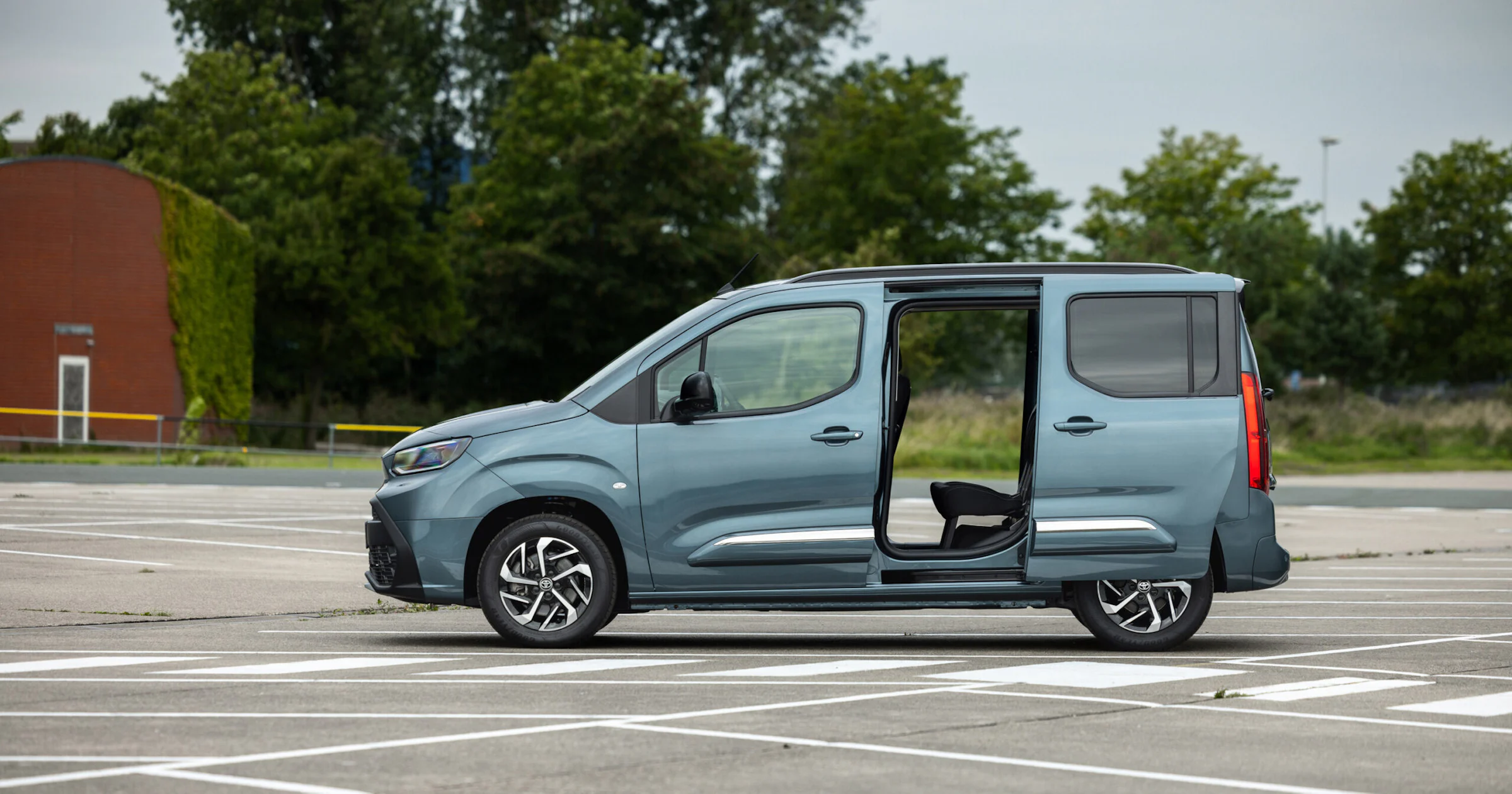 Waarom de perfecte elektrische gezinsauto eigenlijk een busje is