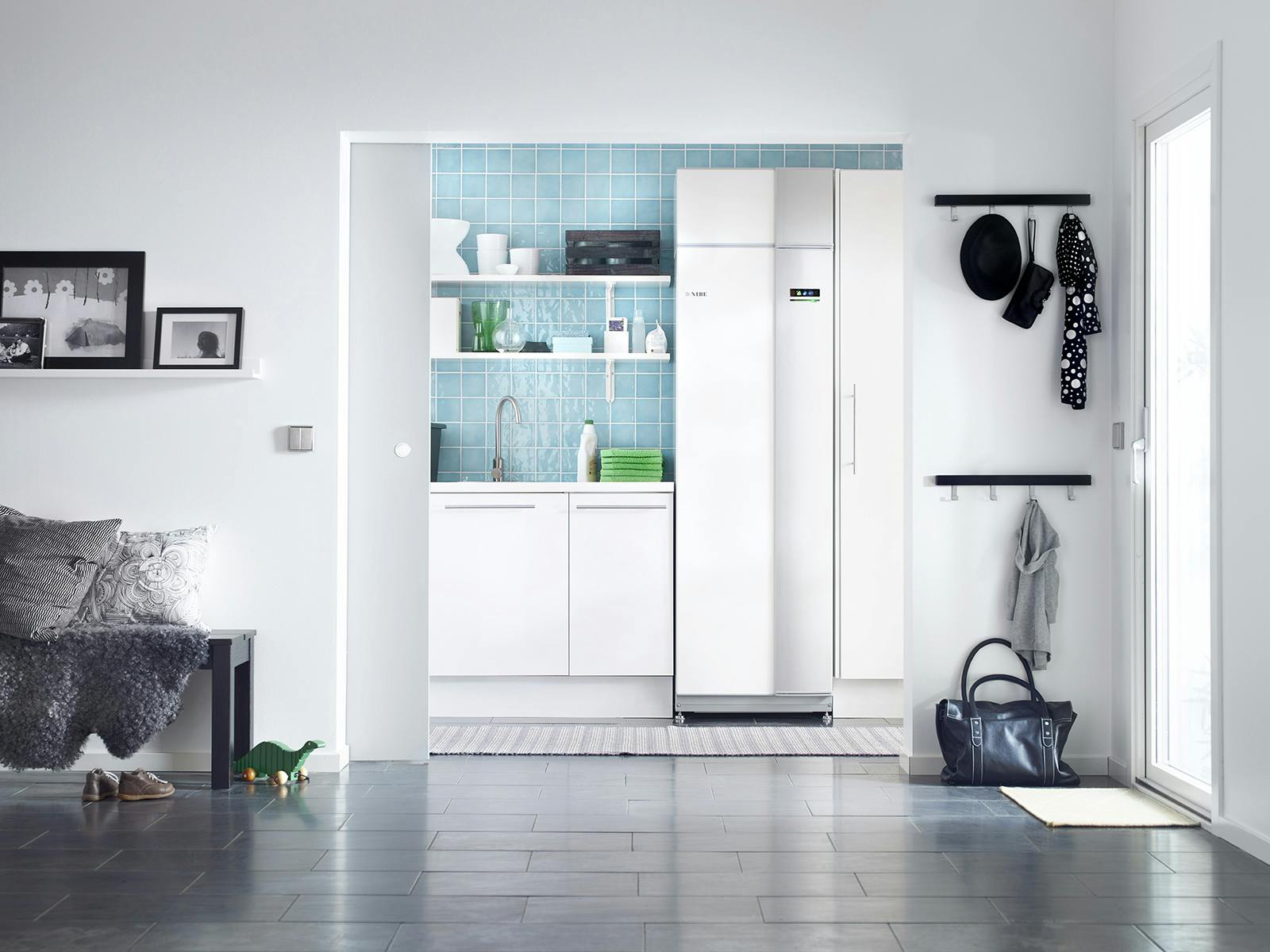 De NIBE F370 is een all-electric ventilatiewarmtepomp met een boiler van 170 liter.