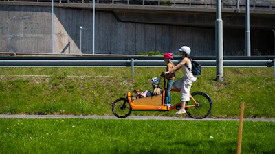Extra kilo's op je e-bike: wat doen ze met je actieradius?
