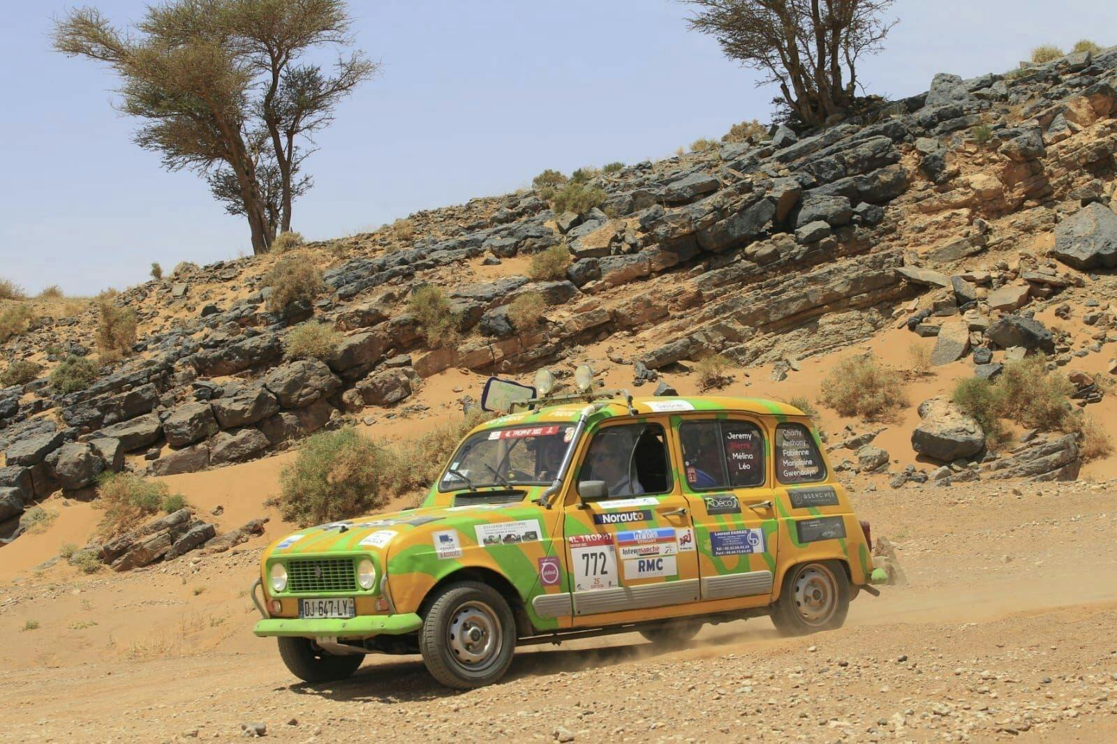 De Renault 4 zoals we 'm allemaal kennen, hier in rallyuitvoering.